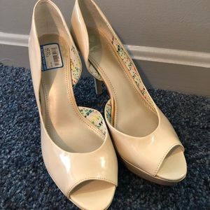 Cream/Nude Open Toe Pump